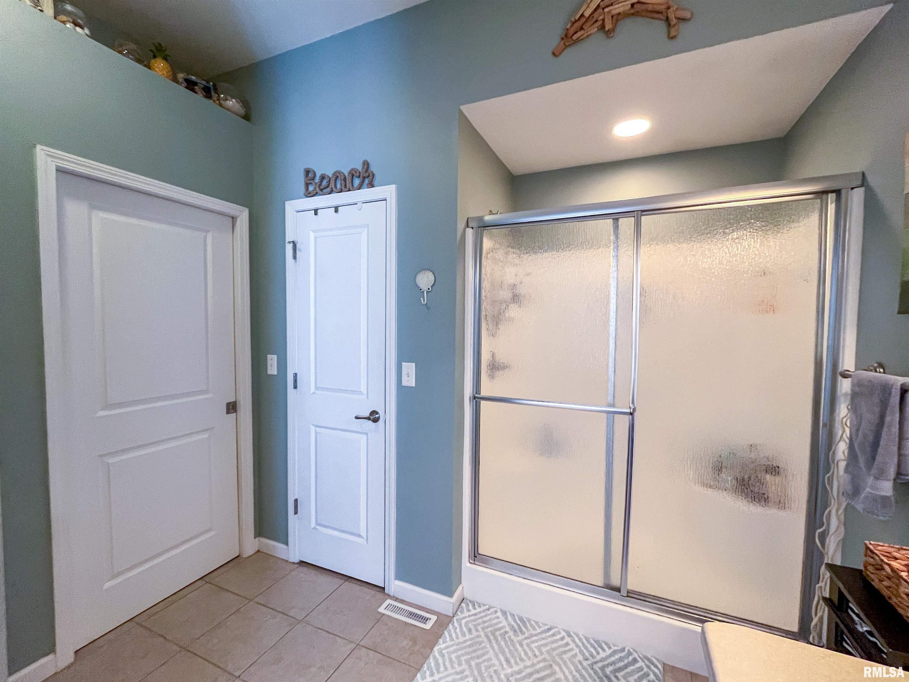 618 Brookfield Road Quincy, IL 62305 - Photo 23 of 41 Gallery Image 23