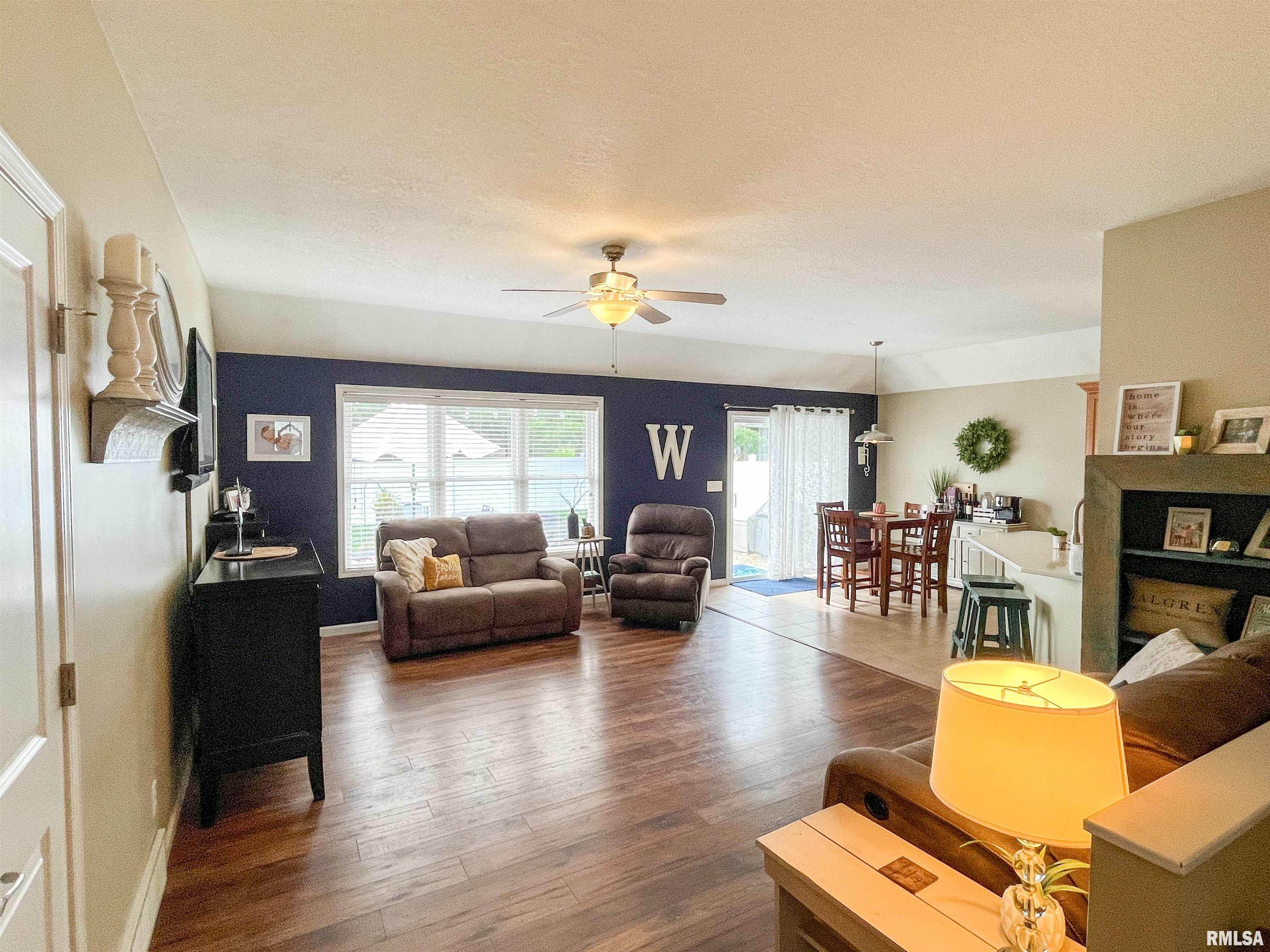 618 Brookfield Road Quincy, IL 62305 - Photo 3 of 41 Gallery Image 3