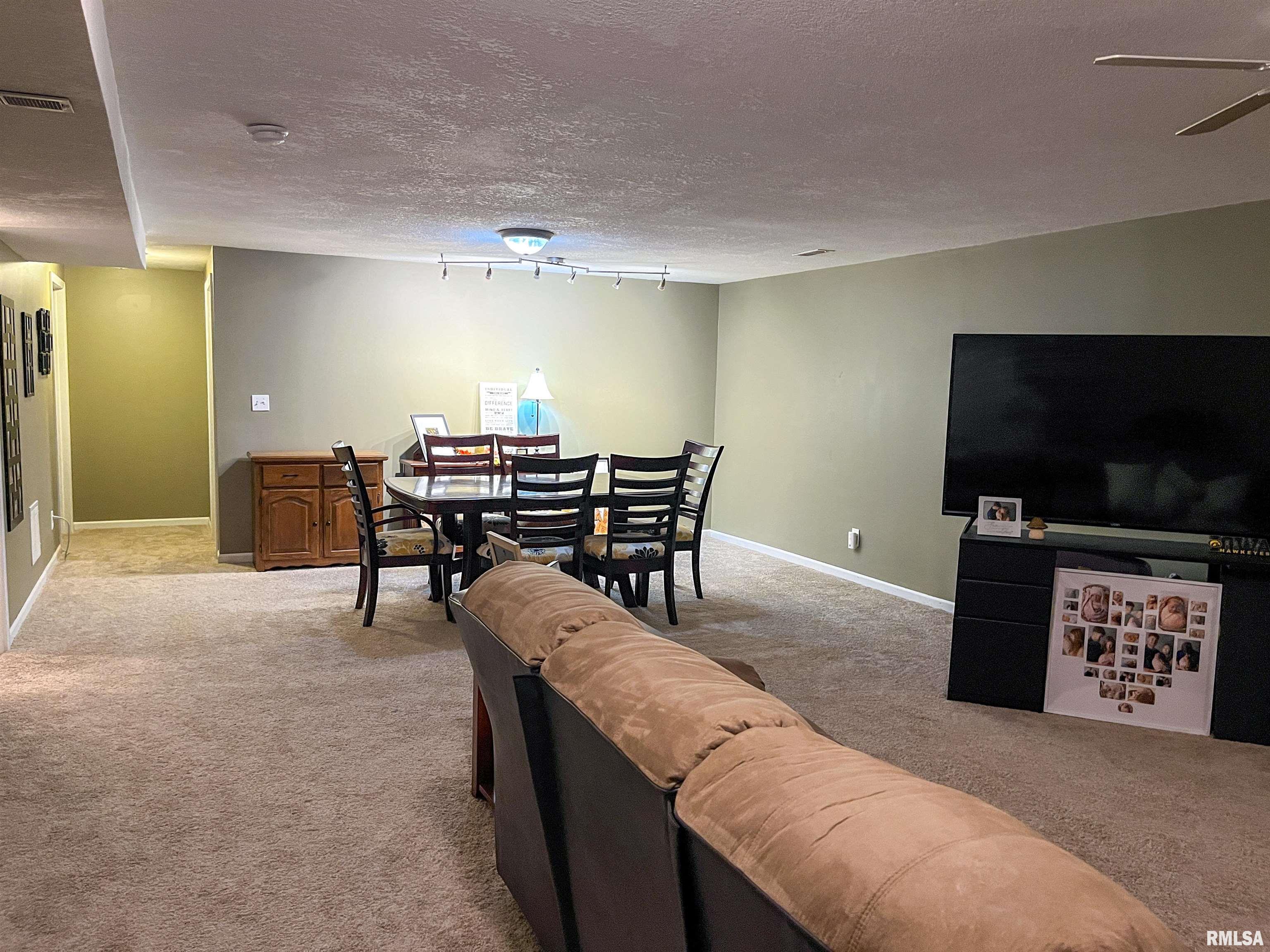 618 Brookfield Road Quincy, IL 62305 - Photo 32 of 41 Gallery Image 32