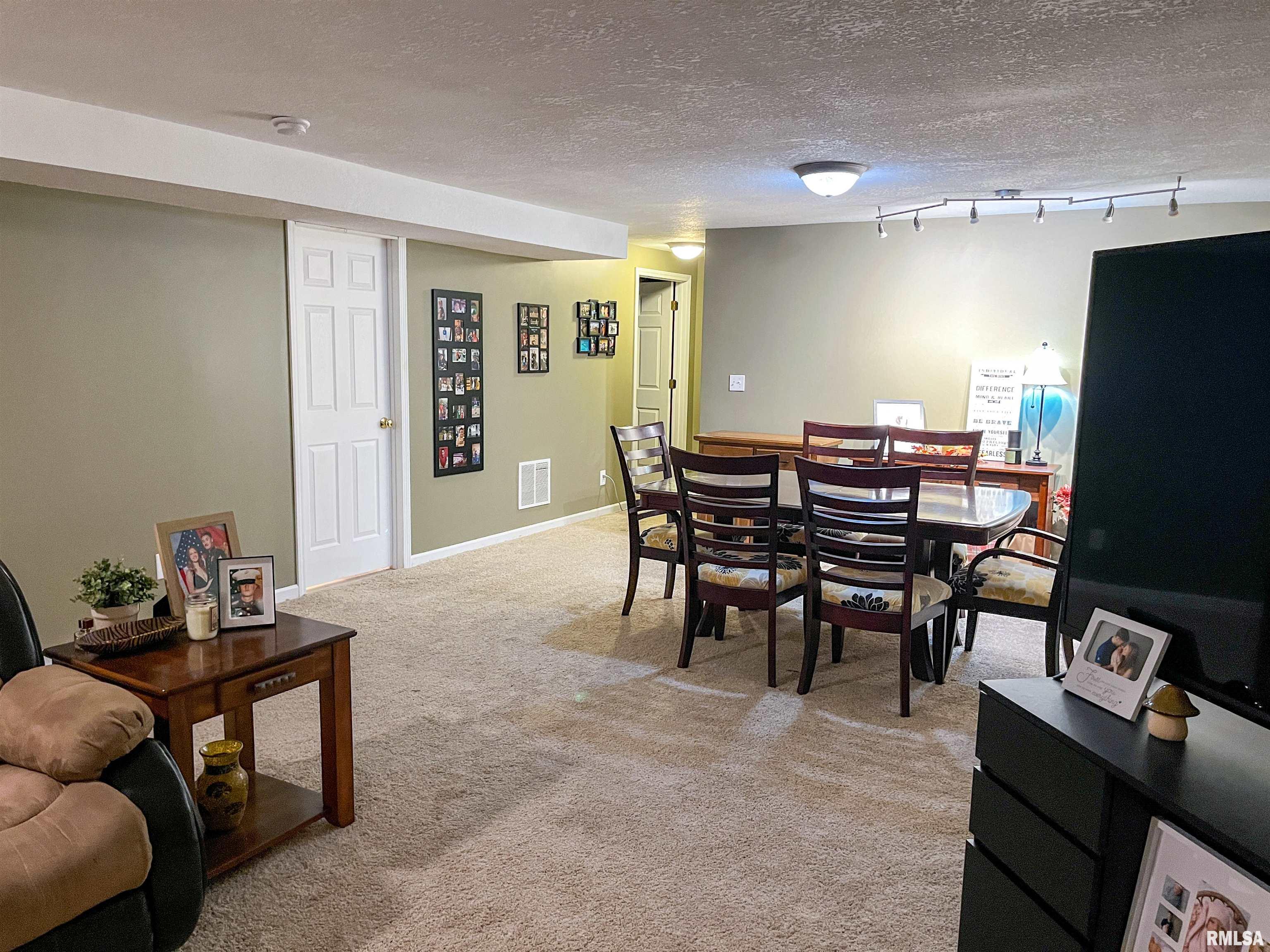 618 Brookfield Road Quincy, IL 62305 - Photo 33 of 41 Gallery Image 33