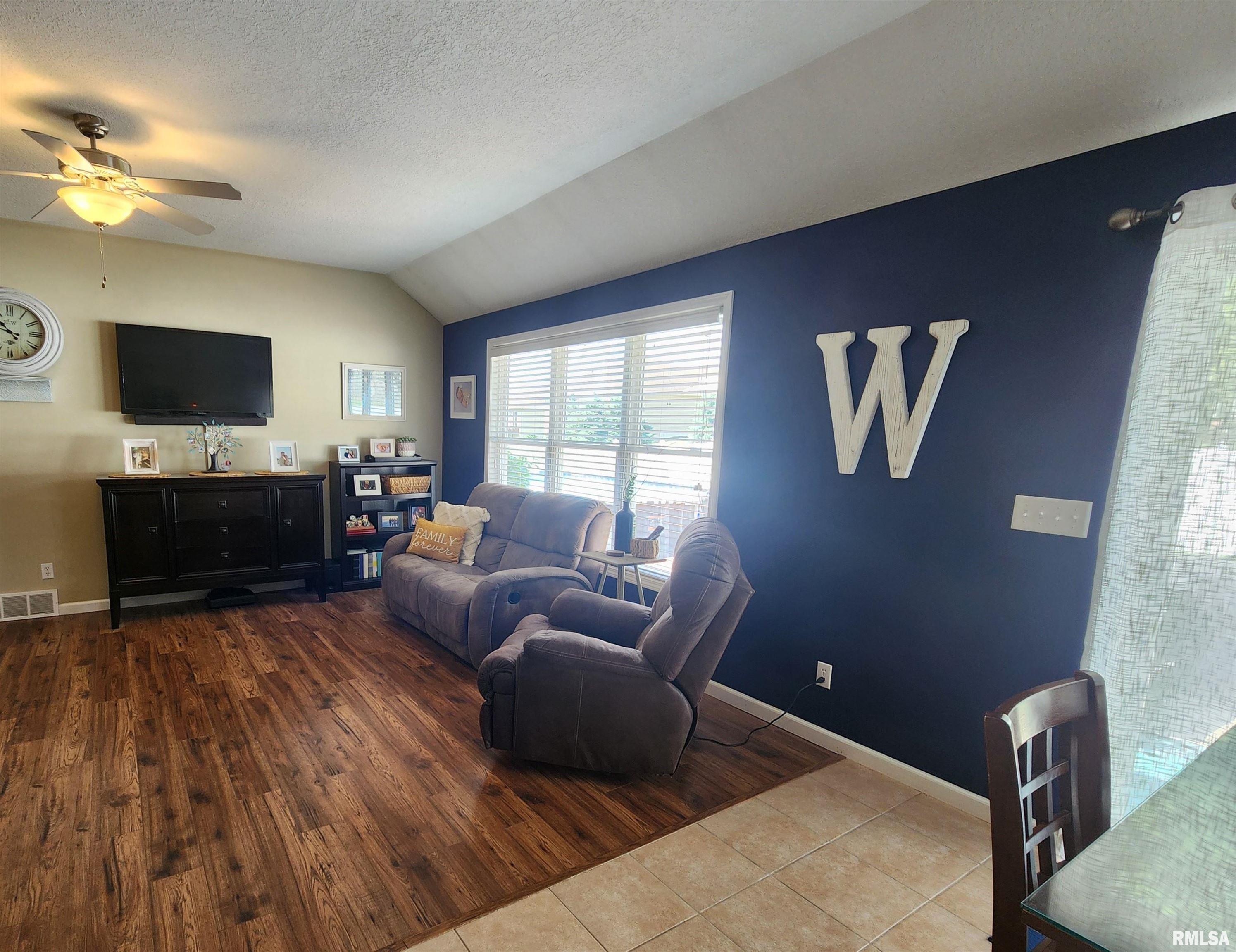 618 Brookfield Road Quincy, IL 62305 - Photo 7 of 41 Gallery Image 7