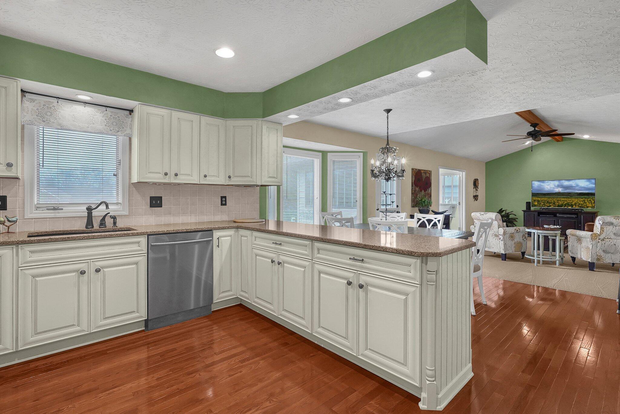 5033 Worthington Road Galena, OH 43021 - Photo 7 of 30 Kitchen