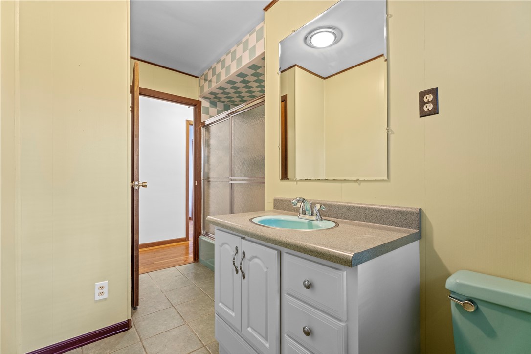 17 Ernest Drive Glocester, RI 02857 - Photo 21 of 40