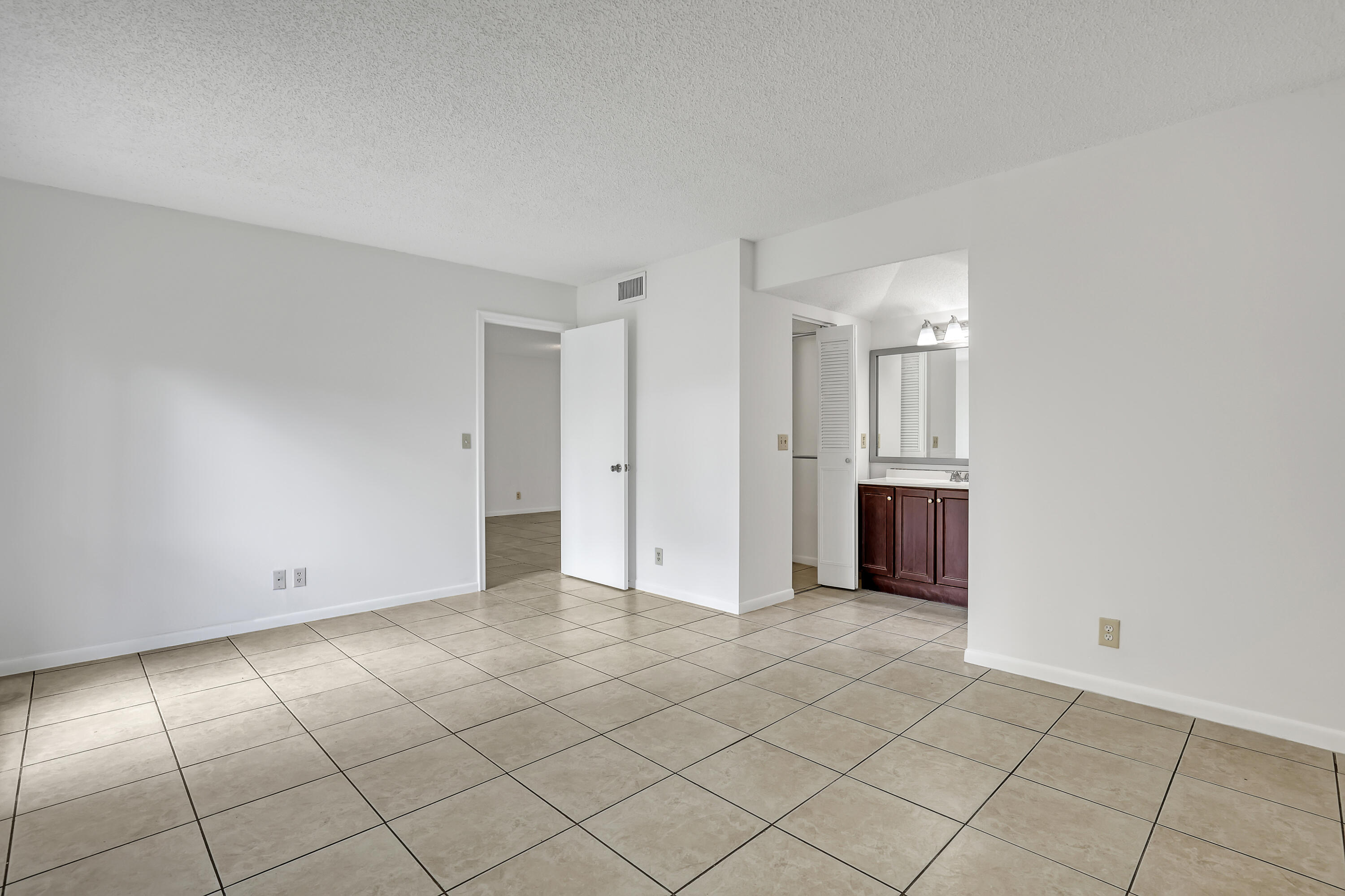 2800 Fiore Way, Unit 108 Delray Beach, FL 33445 - Photo 27 of 41 2800 Fiore Way #108 (16)