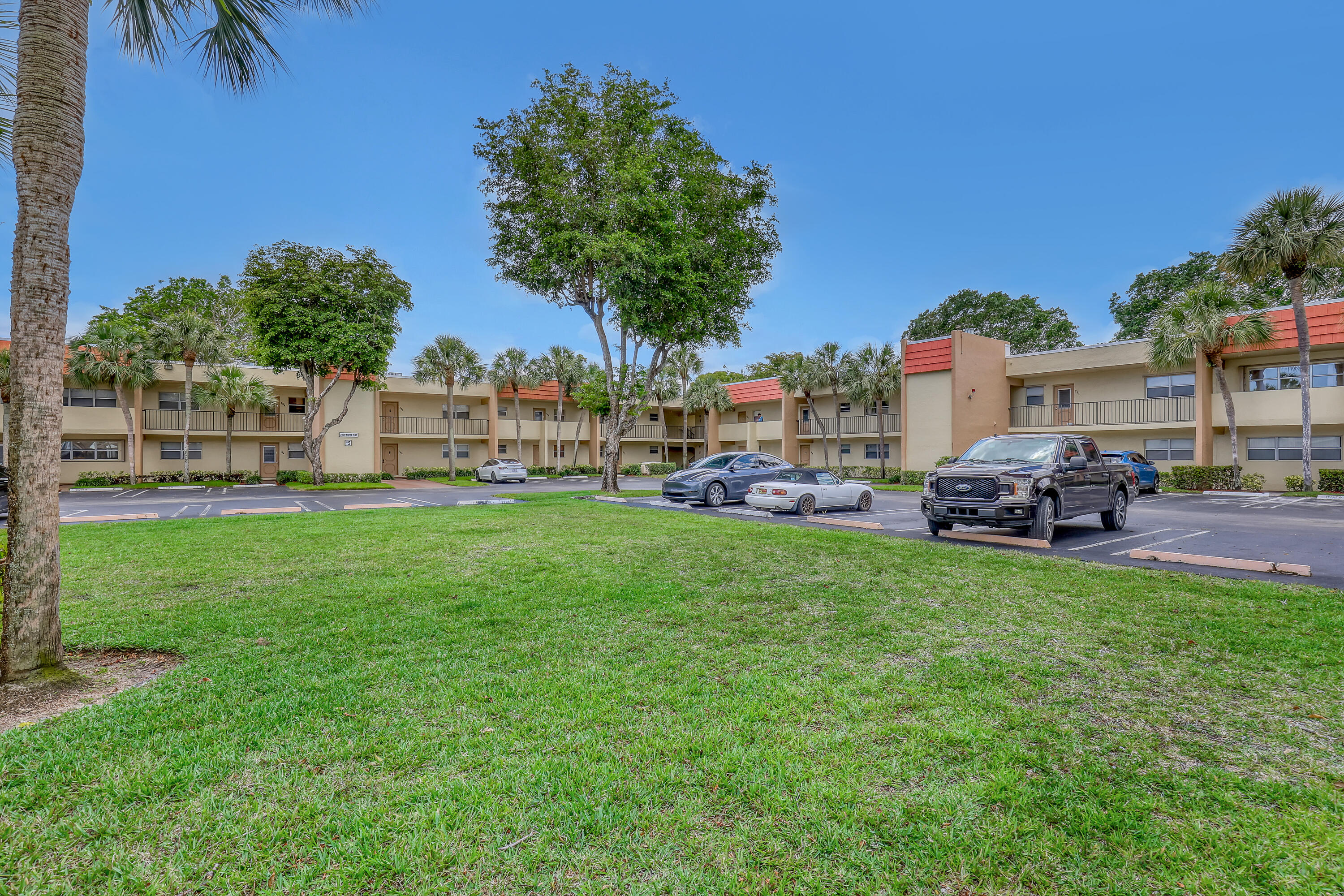 2800 Fiore Way, Unit 108 Delray Beach, FL 33445 - Photo 7 of 41 2800 Fiore Way #108 (1)