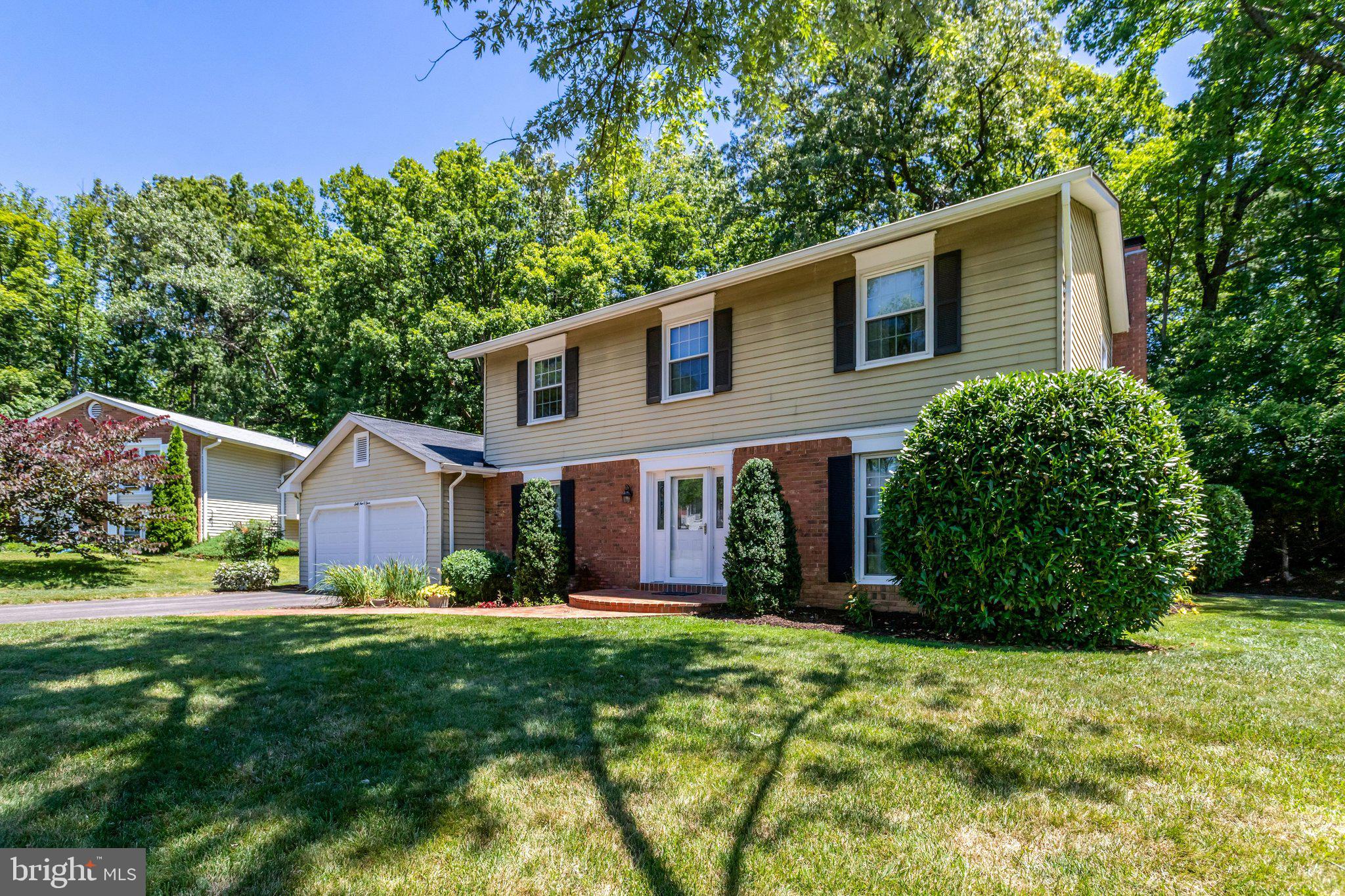 6903 Rochambeau Place Springfield, VA 22153 - Photo 3 of 64 4 Bedrooms 2 1/2 Bath 3000+ sq ft