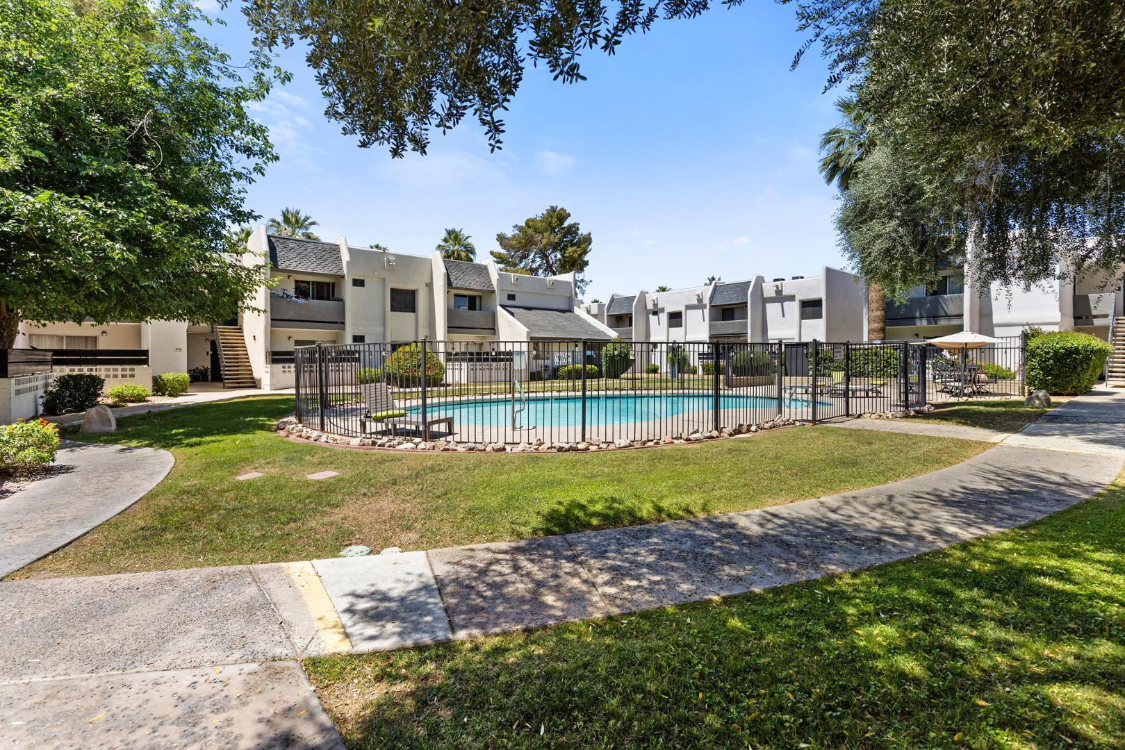 302 East Monte Vista Road, Unit A17 Phoenix, AZ 85004 - Photo 23 of 25 Photo #23