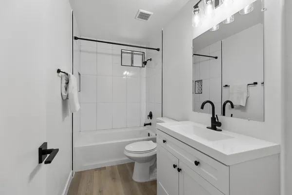 $1,695 | 302 East Monte Vista Road, Unit A17, Phoenix, AZ 85004