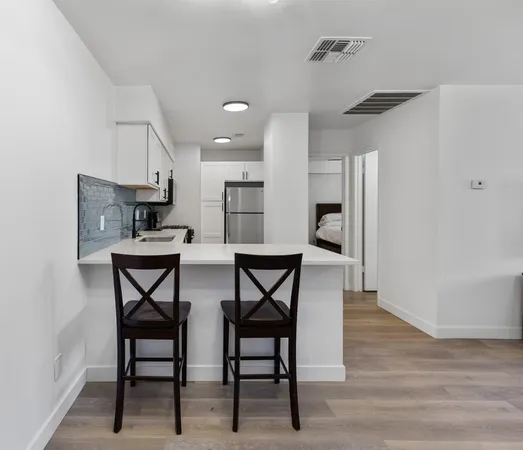 $1,695 | 302 East Monte Vista Road, Unit A17, Phoenix, AZ 85004