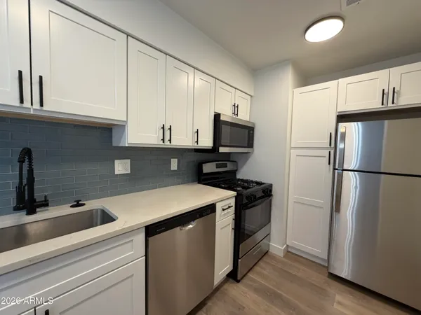 $1,695 | 302 East Monte Vista Road, Unit A17, Phoenix, AZ 85004
