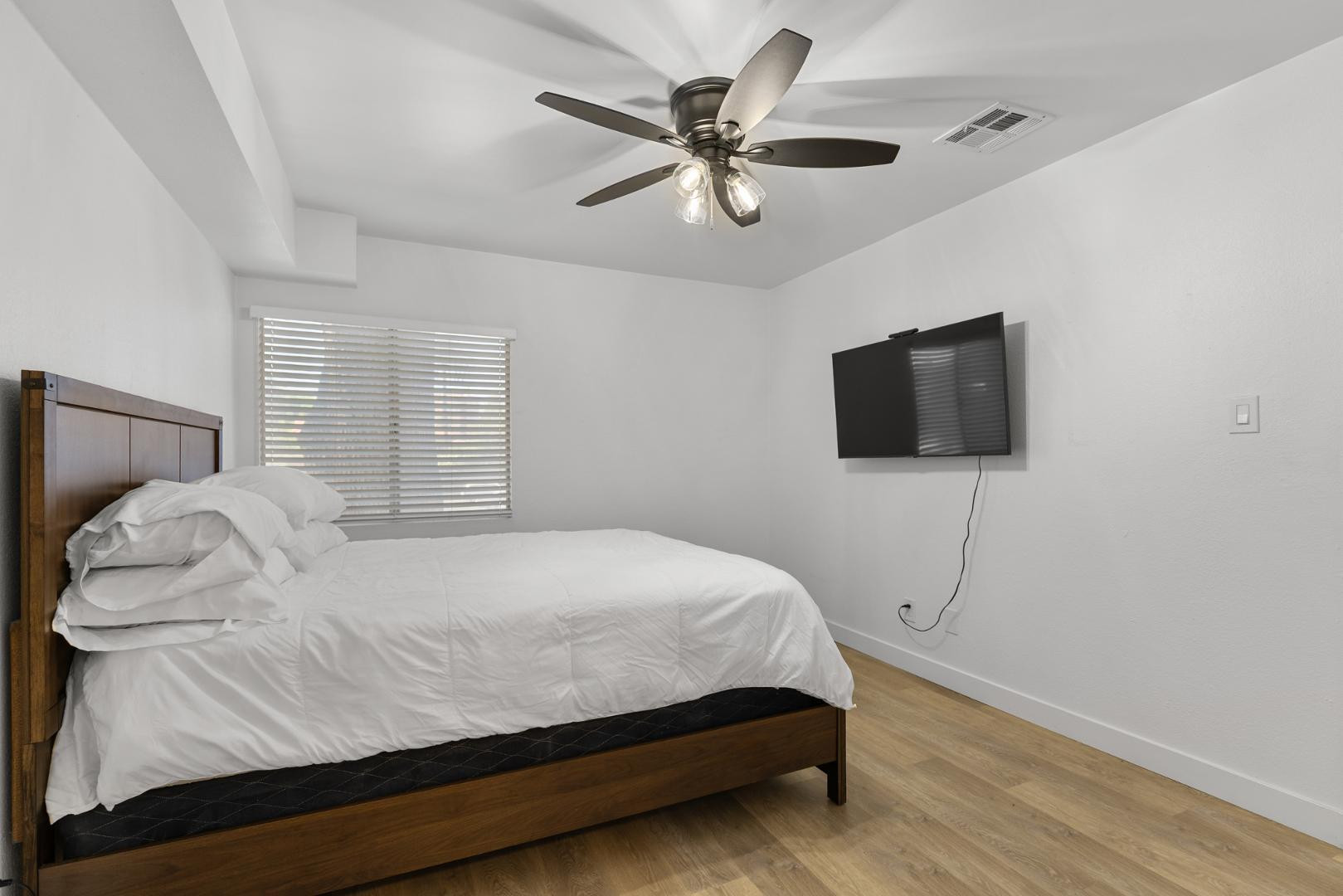 302 East Monte Vista Road, Unit A17 Phoenix, AZ 85004 - Photo 9 of 25 Photo #9