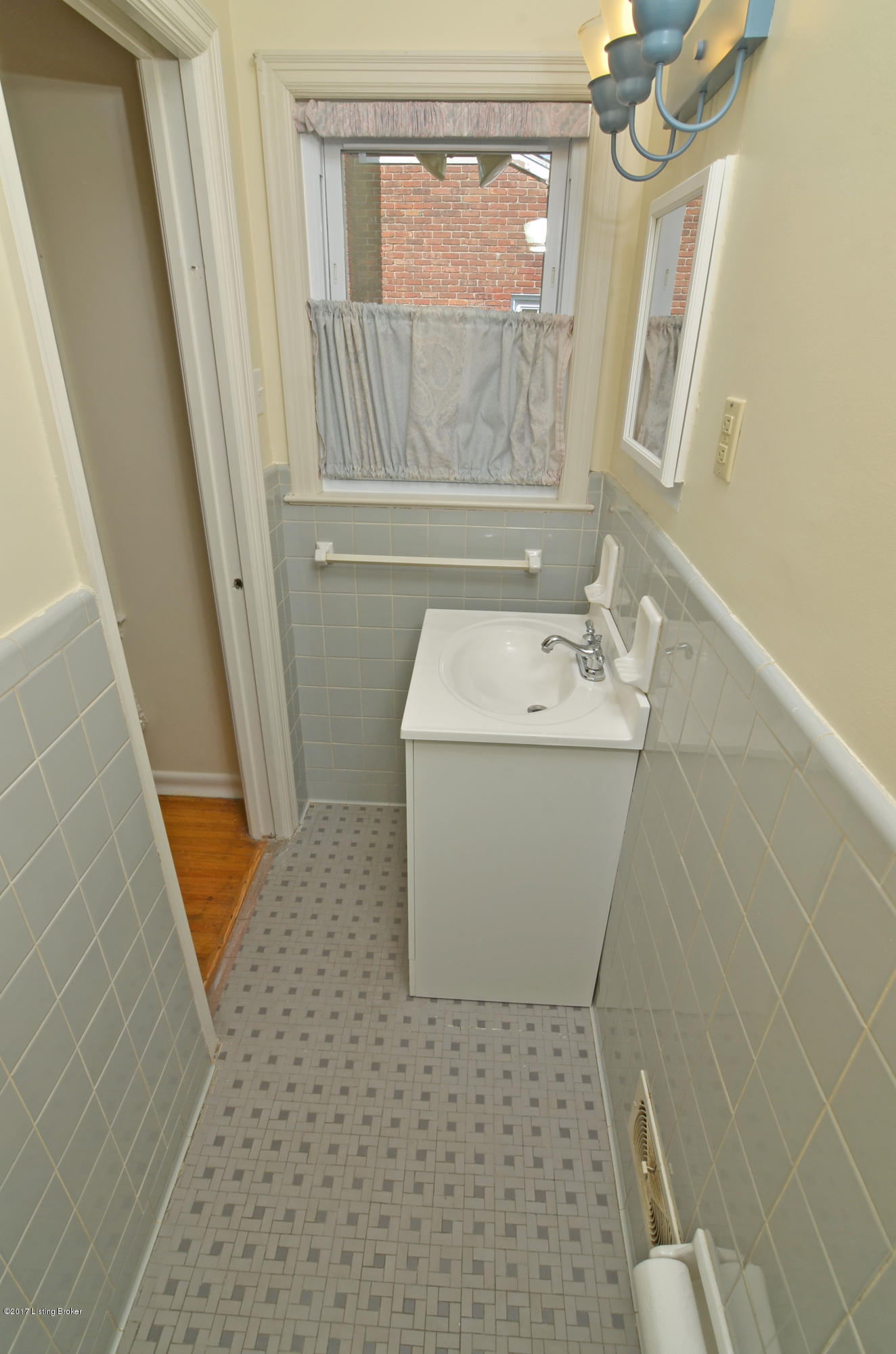 4322 Alicent Road Louisville, KY 40207 - Photo 12 of 27 Master Bath