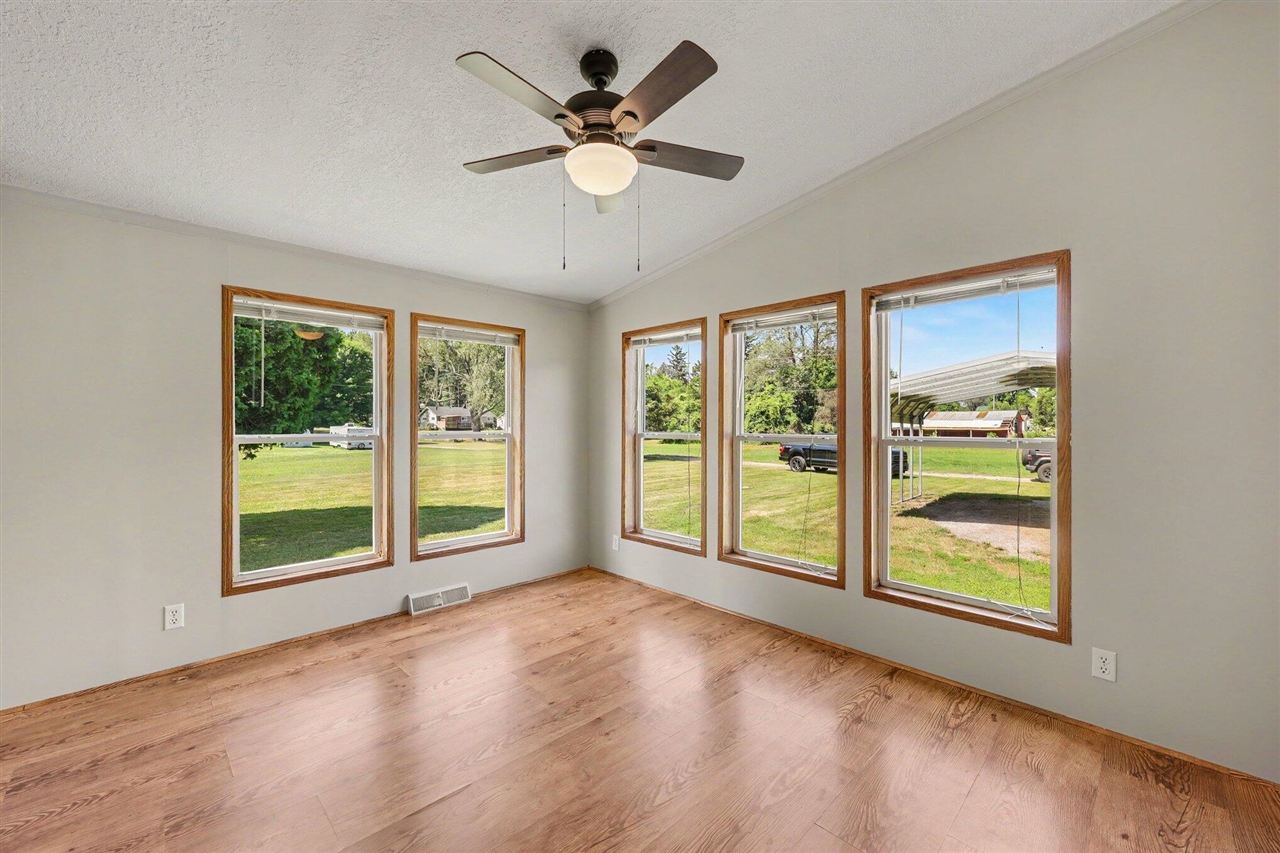 4794 Seymour Road Jackson, MI 49201 - Photo 13 of 49