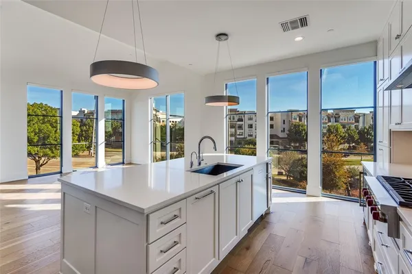 $724,999 | 5270 Town And Country Boulevard, Unit 332, Frisco, TX 75034