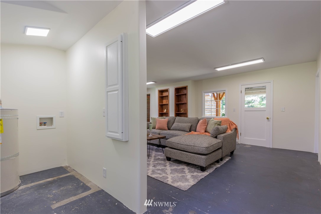 6589 Southeast Mullenix Road Port Orchard, WA 98367 - Photo 14 of 32 Gallery Image 14