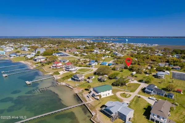 $300,000 | 1072 Island Road, Harkers Island, NC 28531