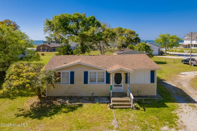 $300,000 | 1072 Island Road, Harkers Island, NC 28531