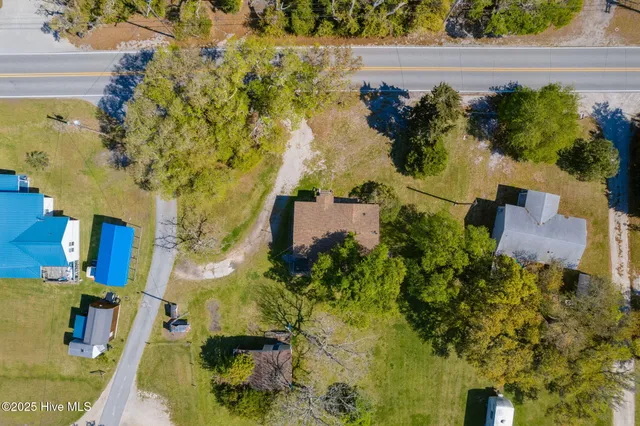 $300,000 | 1072 Island Road, Harkers Island, NC 28531