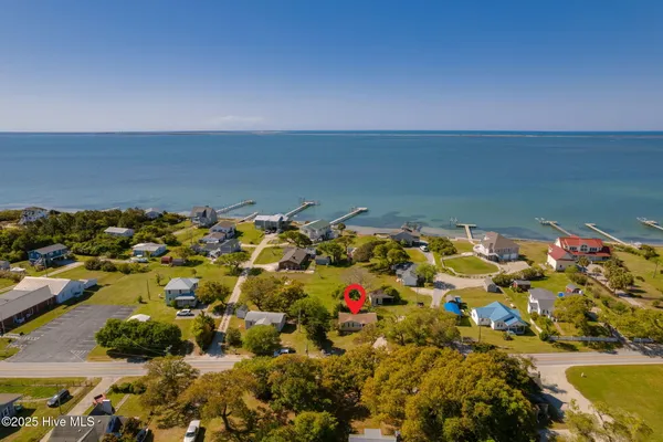 $300,000 | 1072 Island Road, Harkers Island, NC 28531