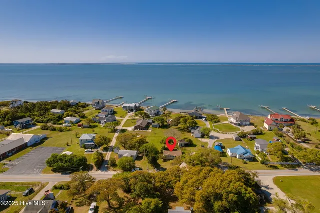$300,000 | 1072 Island Road, Harkers Island, NC 28531