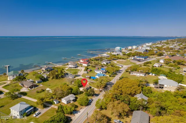 $300,000 | 1072 Island Road, Harkers Island, NC 28531