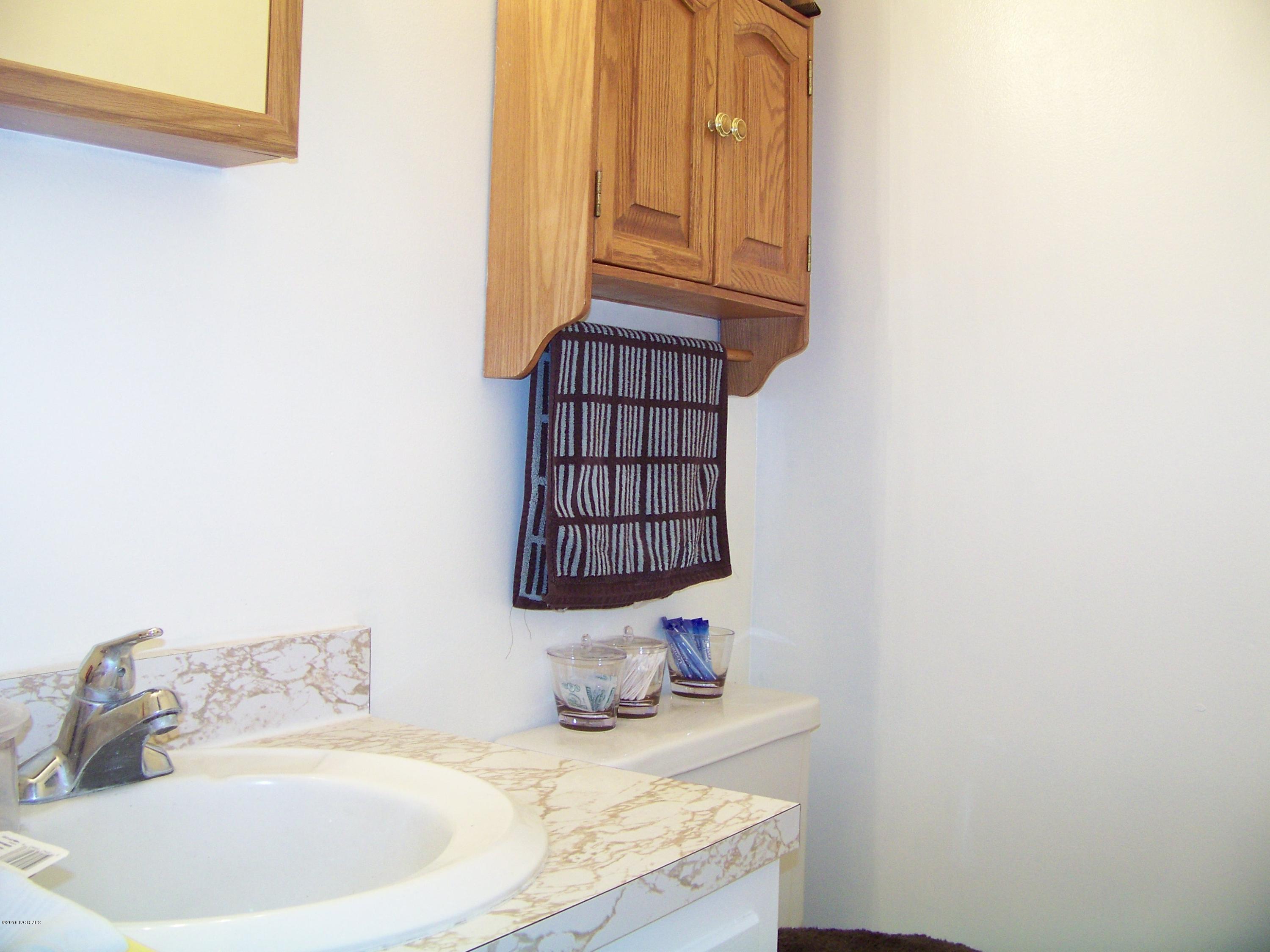 327 Tall Pine Road Havelock, NC 28532 - Photo 15 of 19 Principle Bath