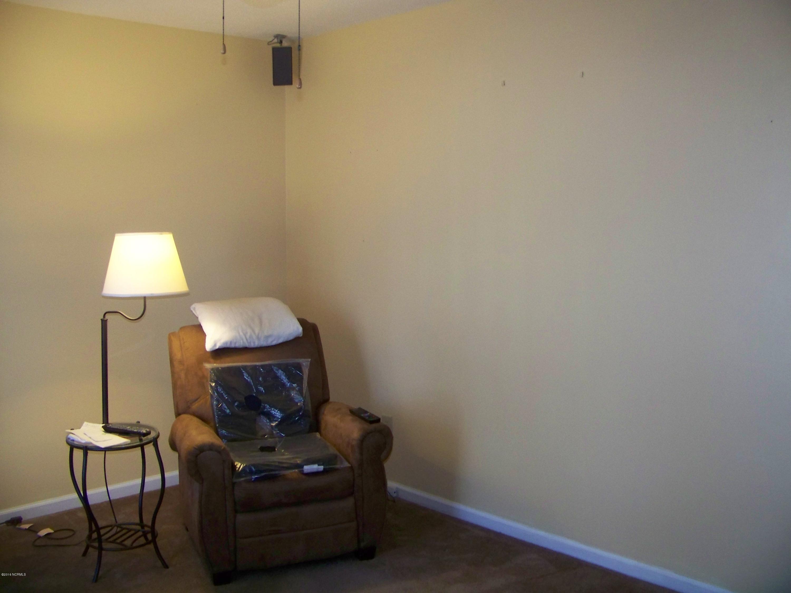 327 Tall Pine Road Havelock, NC 28532 - Photo 8 of 19 Living Room