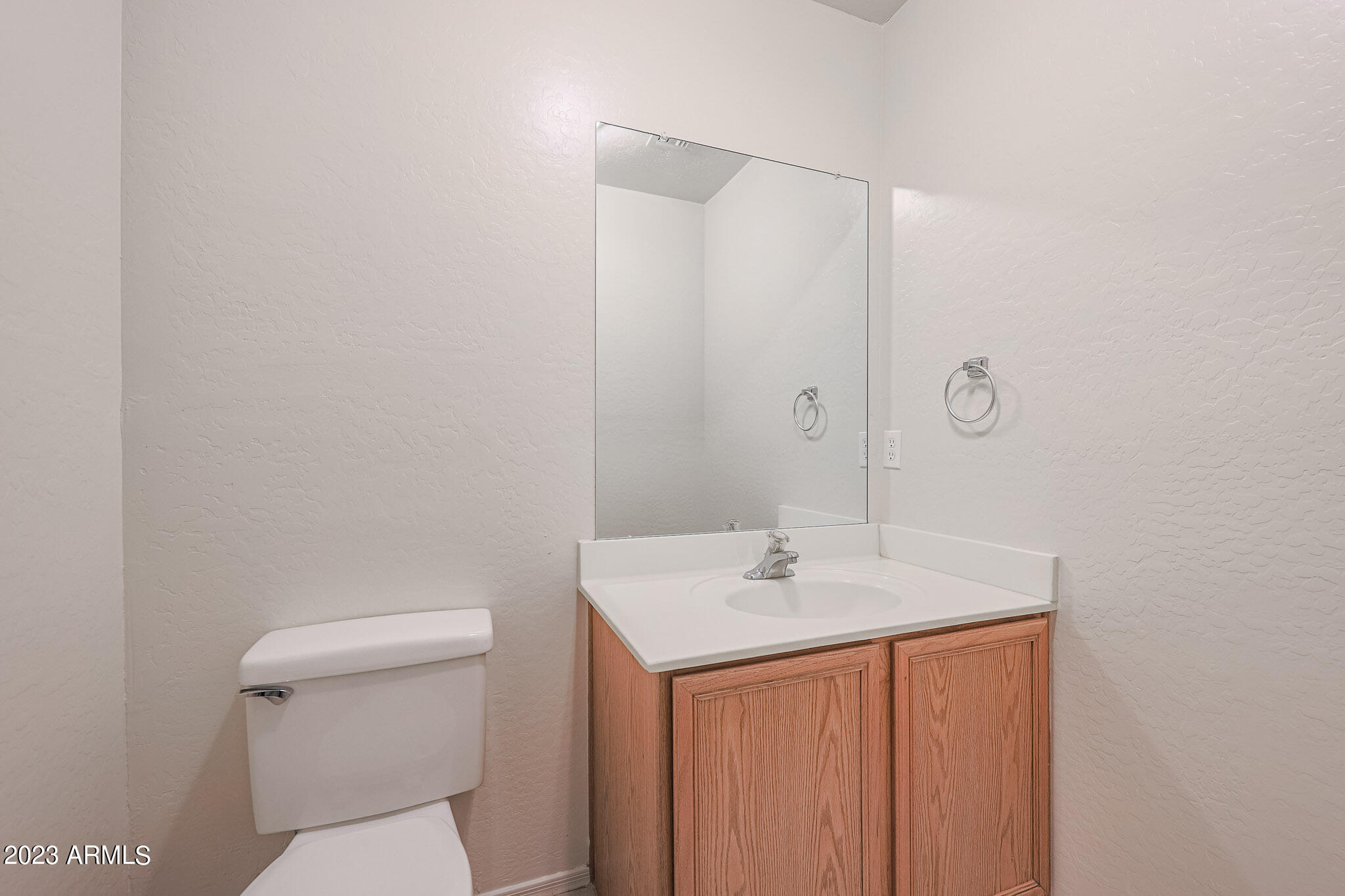 15642 North 29th Way Phoenix, AZ 85032 - Photo 17 of 20 Guest Bathroom
