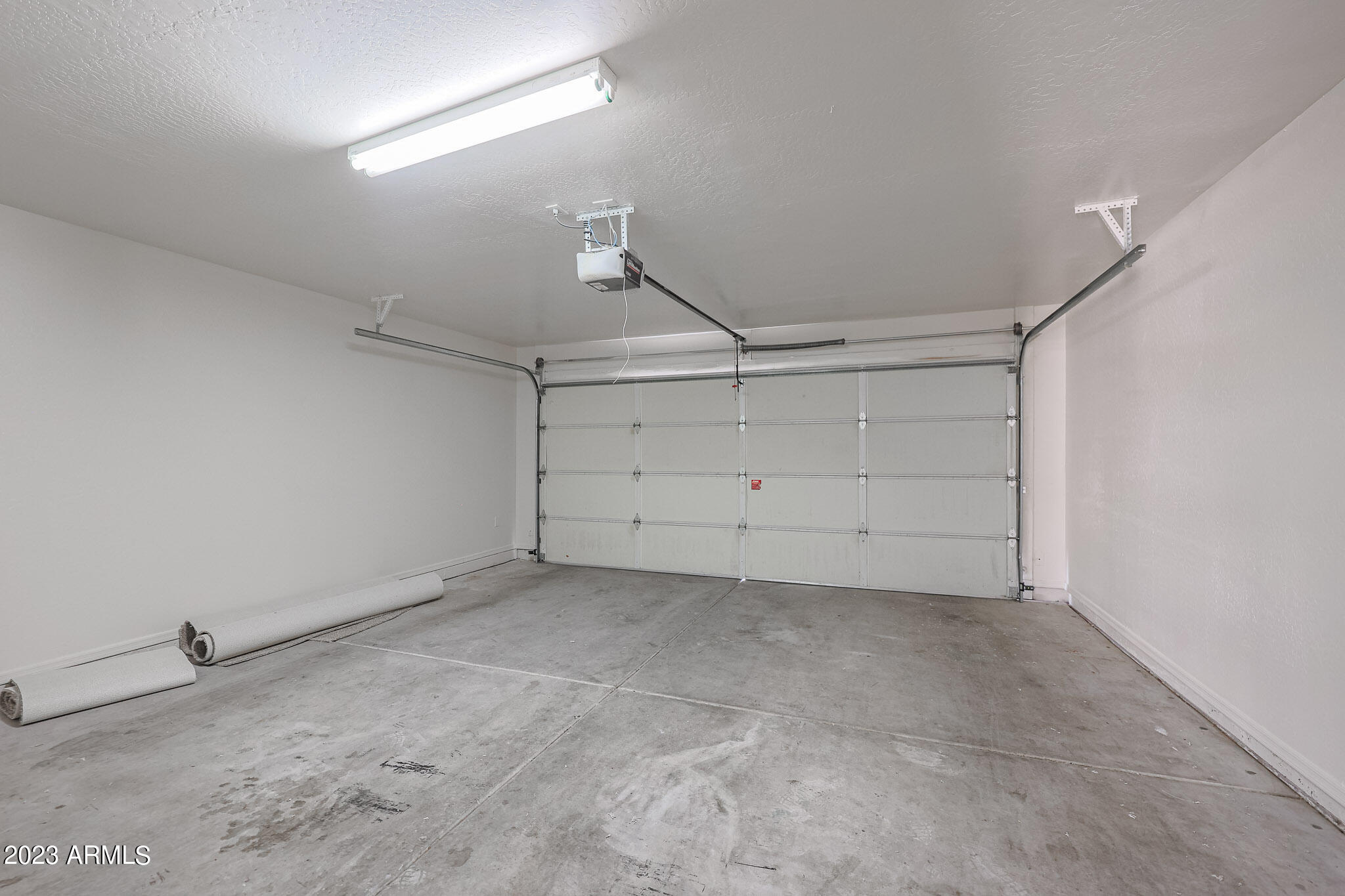 15642 North 29th Way Phoenix, AZ 85032 - Photo 18 of 20 Garage