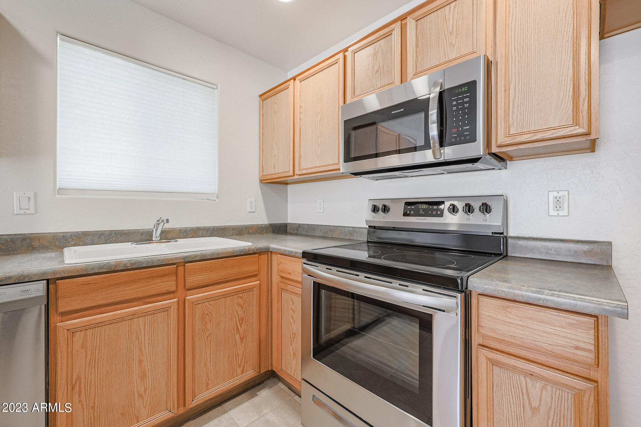 15642 North 29th Way Phoenix, AZ 85032 - Photo 6 of 20 Kitchen