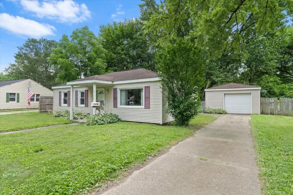 $159,900 | 2129 Lewis Drive, Niles, MI 49120