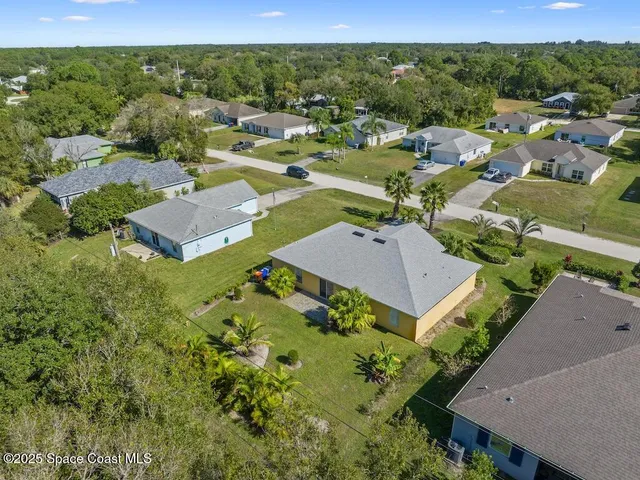 $2,150 | 8575 105th Court, Vero Beach, FL 32967