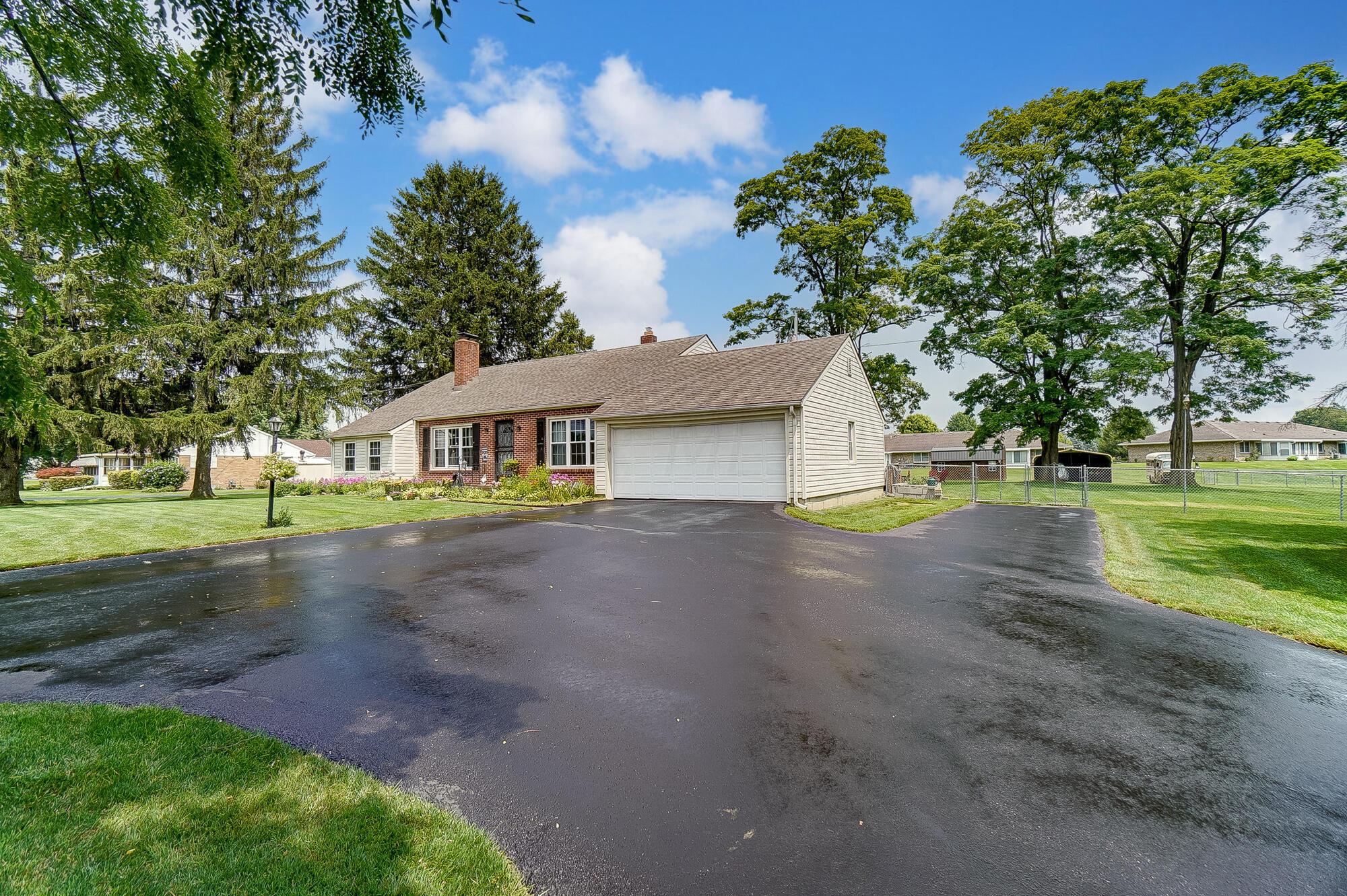 4804 Middle Urbana Road Springfield, OH 45503 - Photo 4 of 53 003