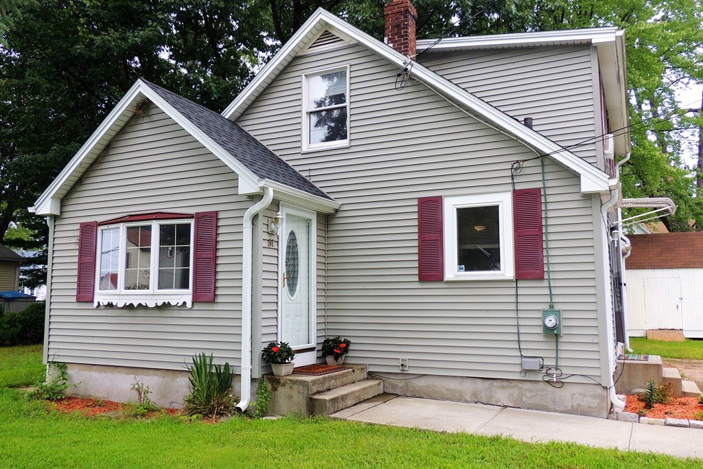 51 Lamont Street Springfield, MA 01119 - Photo 1 of 29 Gallery Image 1