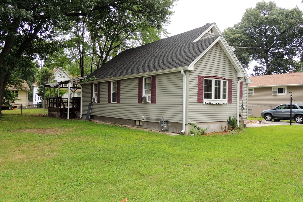 51 Lamont Street Springfield, MA 01119 - Photo 26 of 29 Gallery Image 26