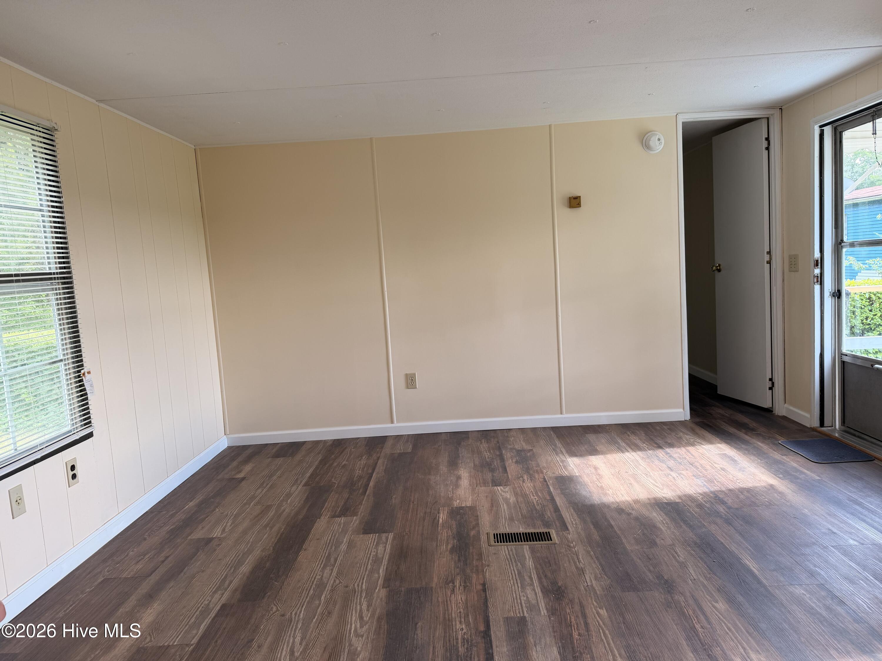 228 North River Road Camden, NC 27921 - Photo 17 of 26 living room