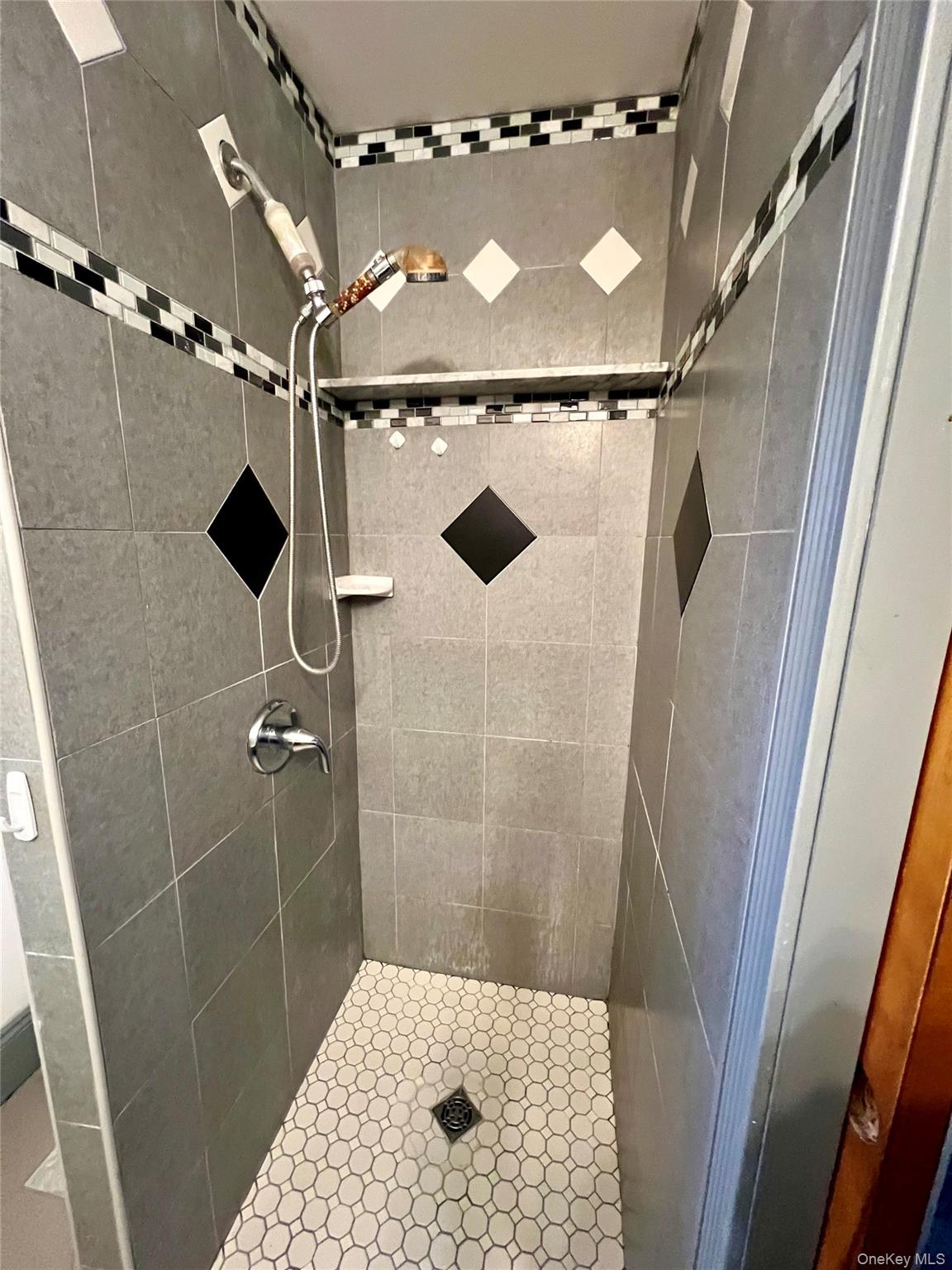 1612-1616 Rte 9W, Unit 20 Milton, NY 12547 - Photo 5 of 5 a bathroom with a shower