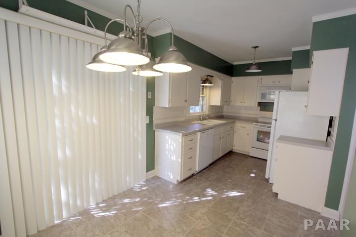 804 West Ridge Road Peoria, IL 61614 - Photo 5 of 16 Gallery Image 5