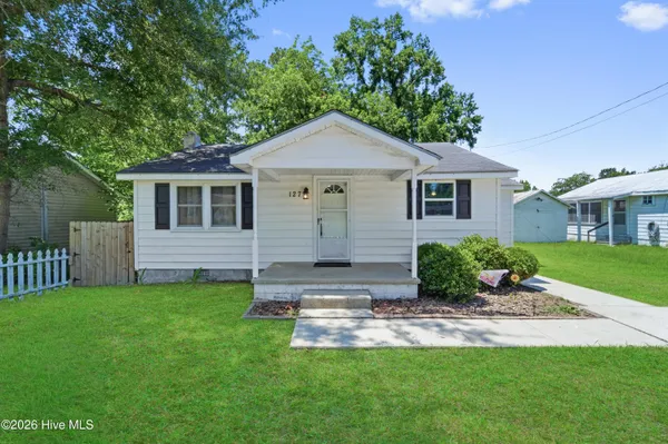 $1,695 | 127 Moosehart Avenue, Jacksonville, NC 28540