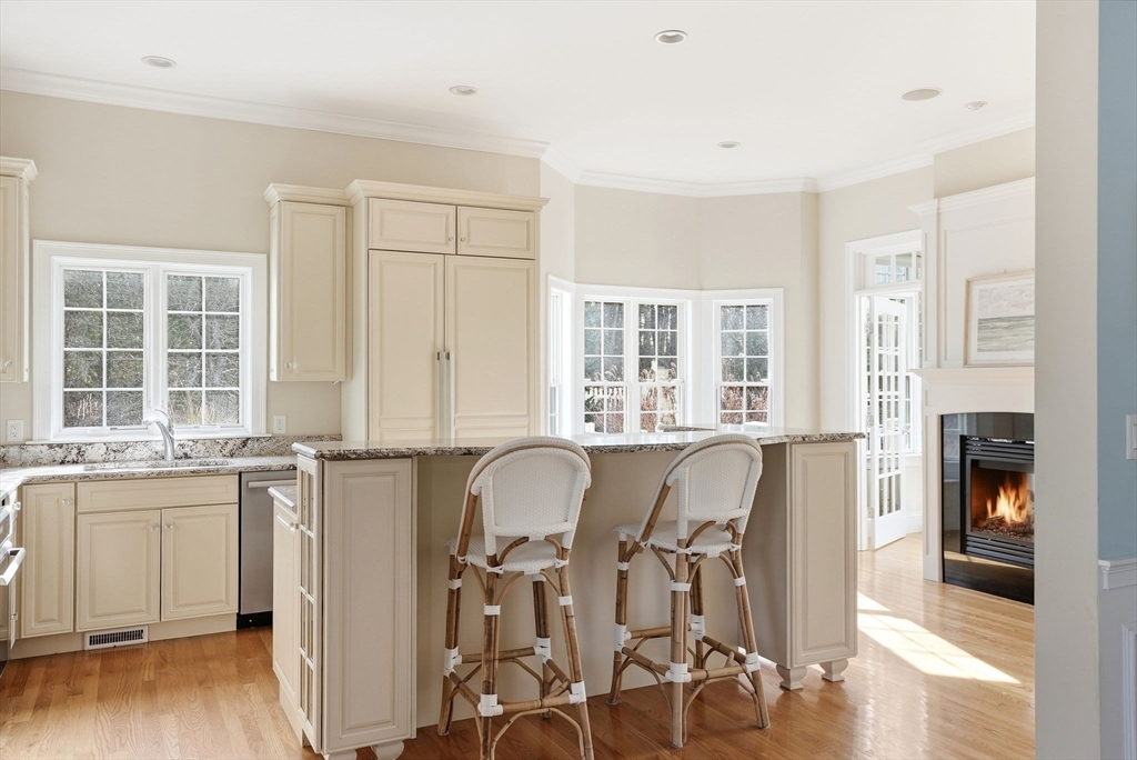 20 Woodlock Road Hingham, MA 02043 - Photo 10 of 32