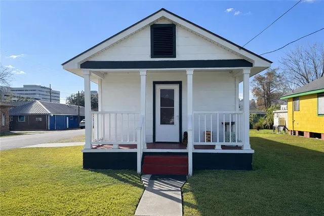 $1,800 | 1044 Allo Avenue, Marrero, LA 70072