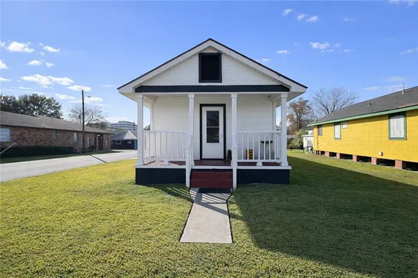 $1,800 | 1044 Allo Avenue, Marrero, LA 70072
