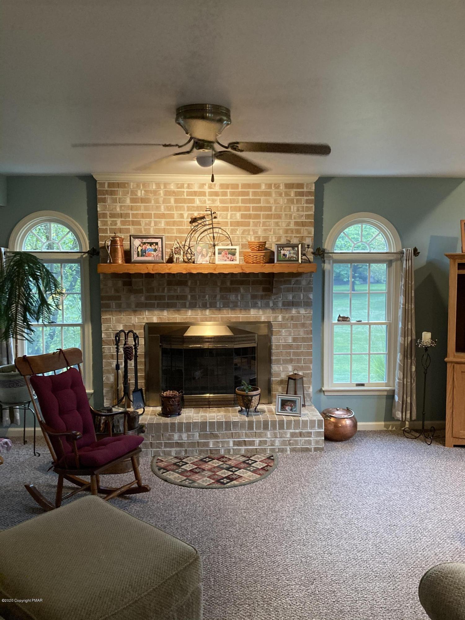 498 Dianne Road Bath, PA 18014 - Photo 10 of 62 C7354197-F5D9-47F8-916B-ED13CE71CE95