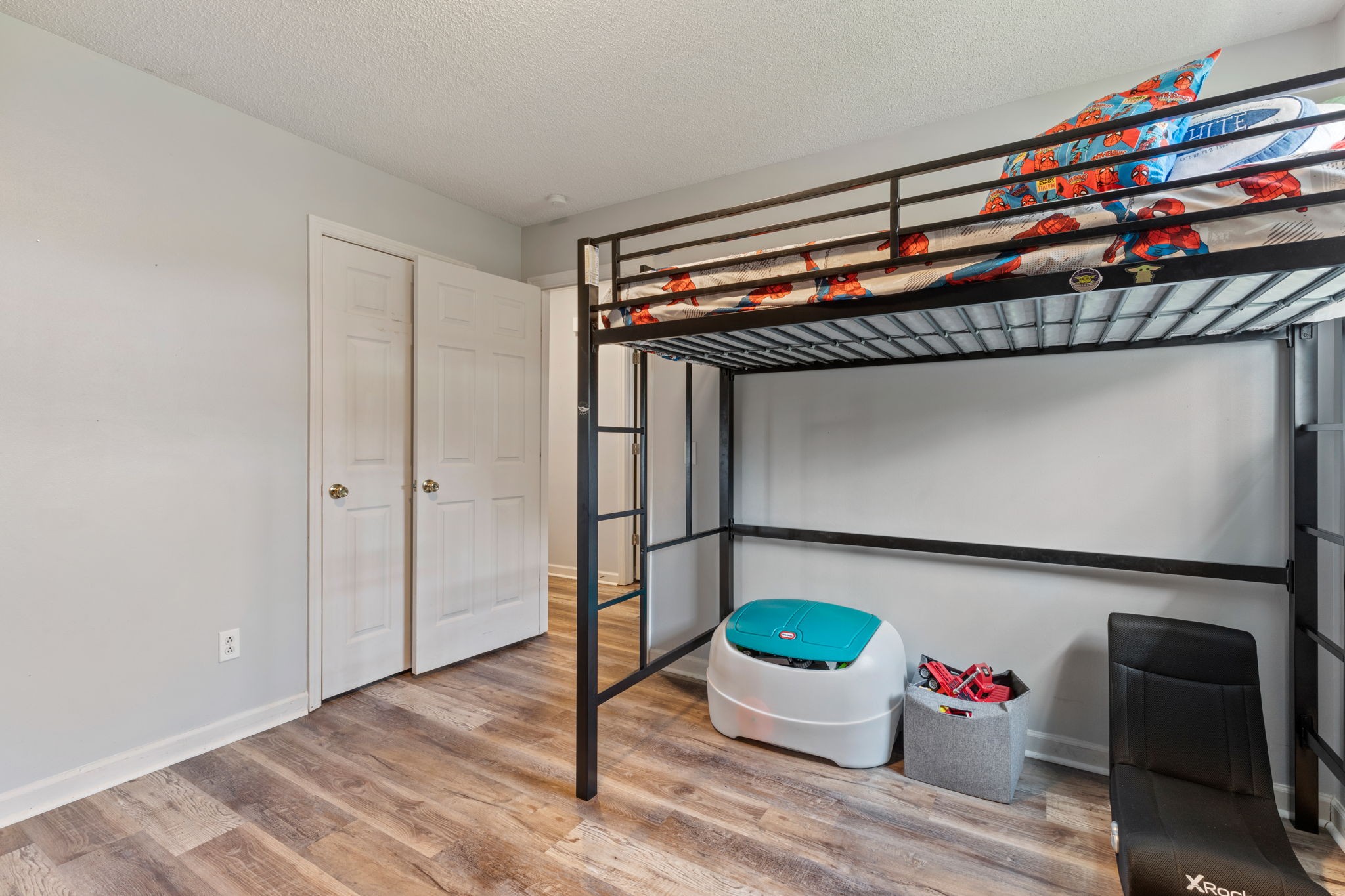 889 6 Mile Board Road Belvidere, TN 37306 - Photo 19 of 27 a hallway with a potted plant on the wall