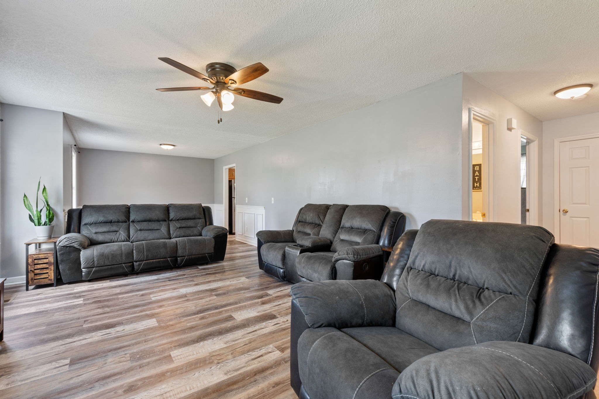 889 6 Mile Board Road Belvidere, TN 37306 - Photo 5 of 27 a living room with furniture