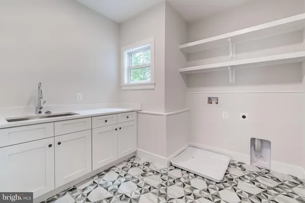 $2,559,888 | 506 Kingsley Road Southwest, Vienna, VA 22180