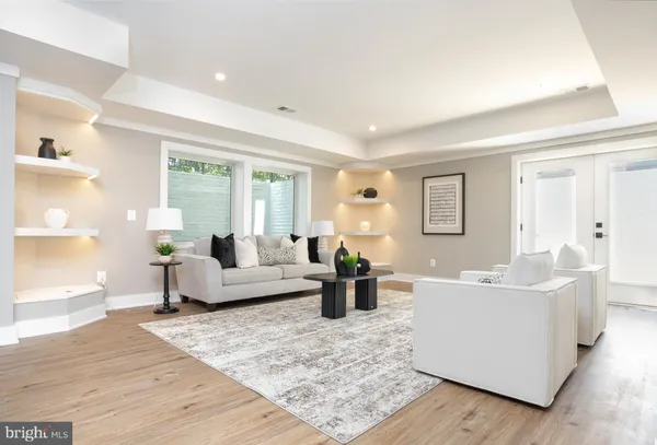 $2,559,888 | 506 Kingsley Road Southwest, Vienna, VA 22180