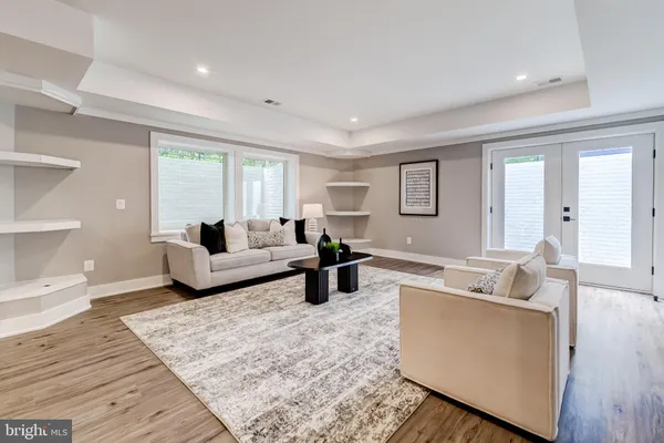 $2,559,888 | 506 Kingsley Road Southwest, Vienna, VA 22180
