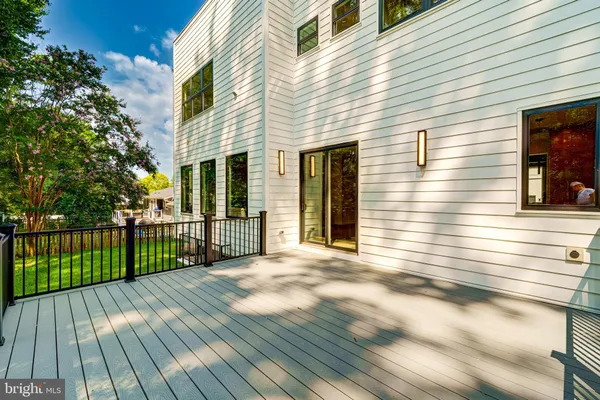 $2,559,888 | 506 Kingsley Road Southwest, Vienna, VA 22180
