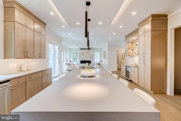 $2,559,888 | 506 Kingsley Road Southwest, Vienna, VA 22180